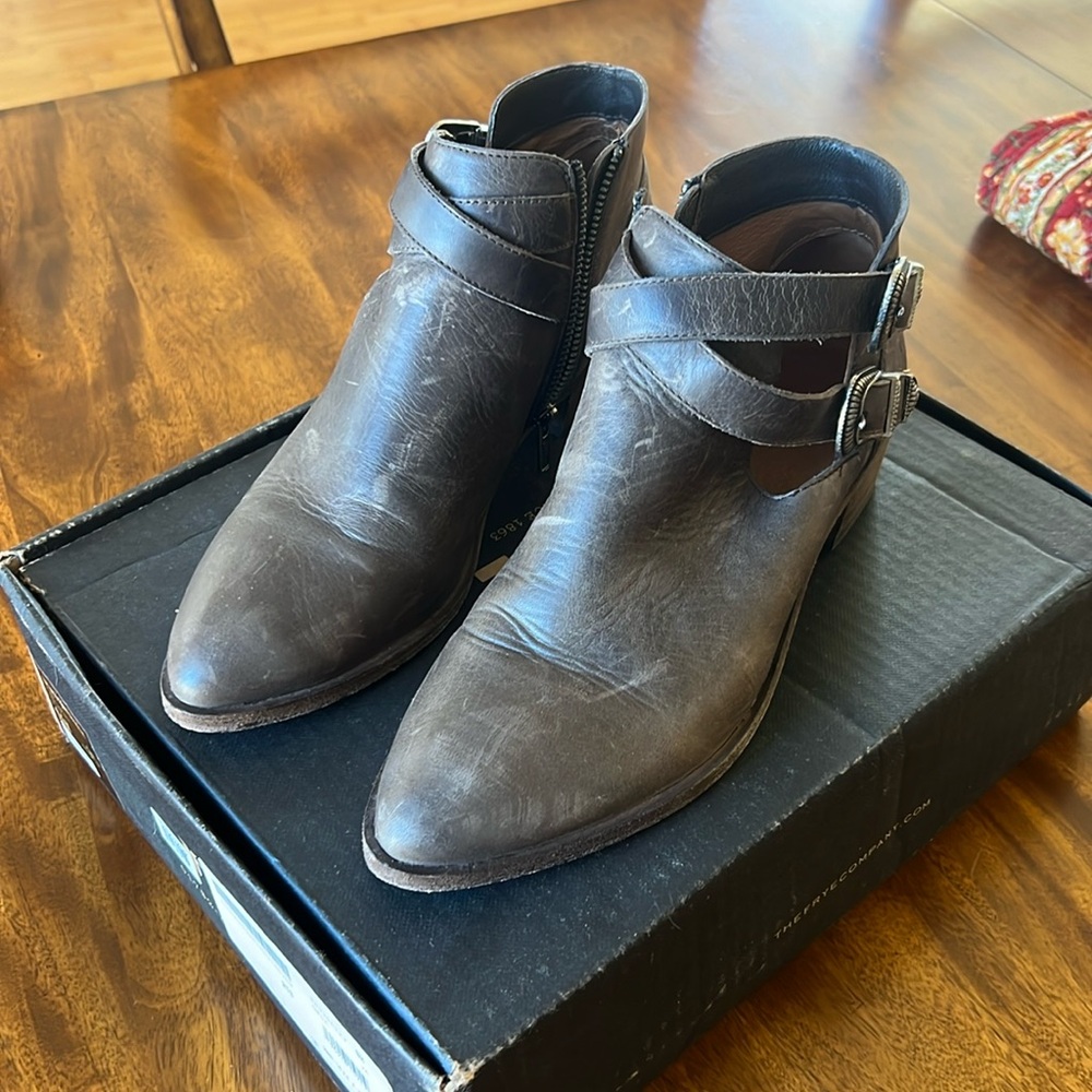 Frye Ray Western Shootie, 8.5, slate color.